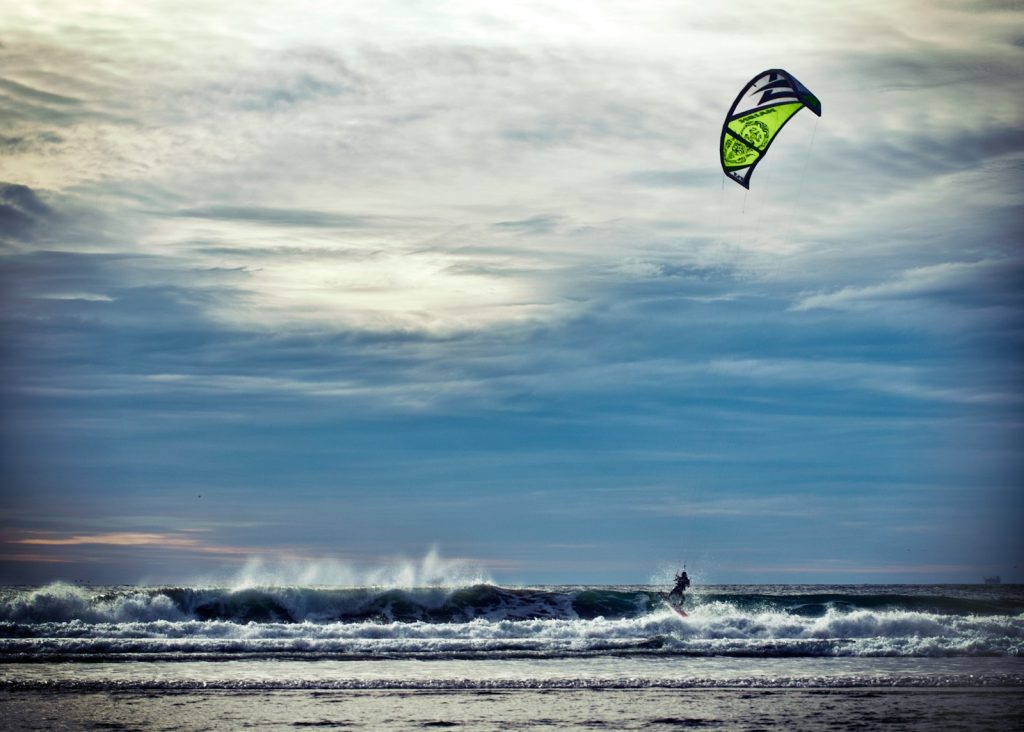 Downwind kitesurf Ceará: aventura e adrenalina no litoral cearense